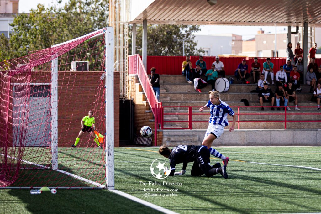 Foto galería del partido Levante las Planas - Sporting Huelva