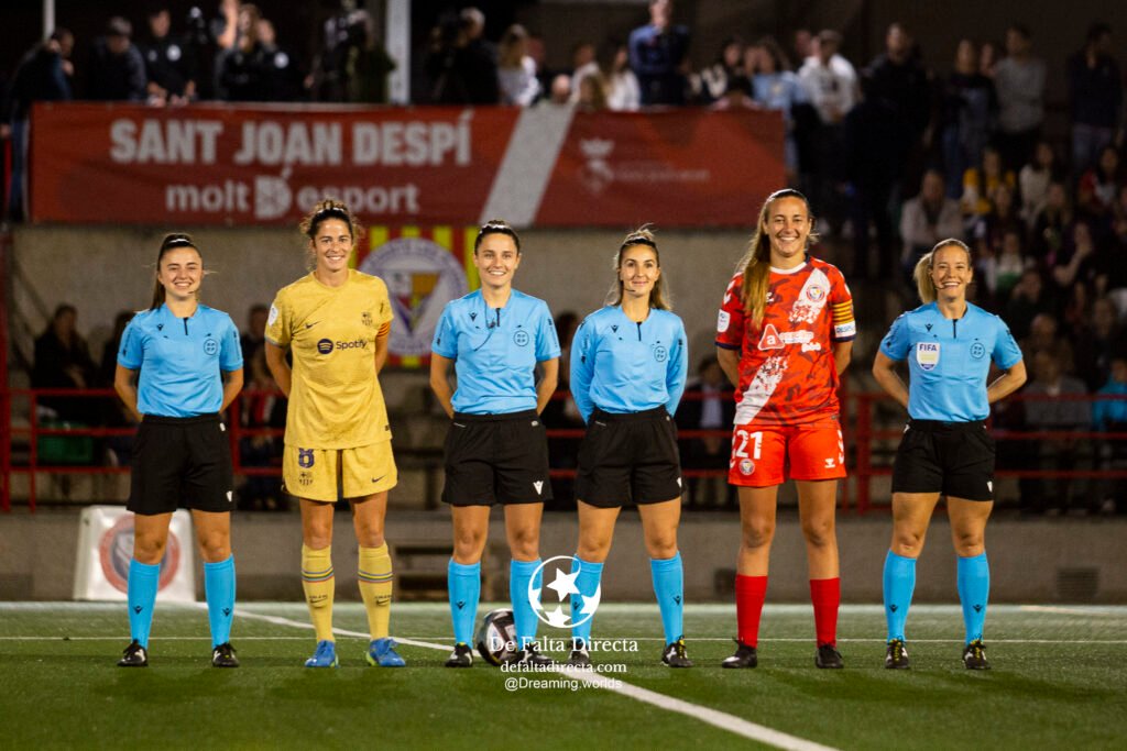 Galería del encuentro entre Levante Las Planas - FC Barcelona