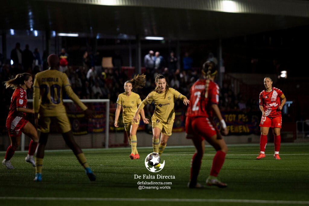 Galería del encuentro entre Levante Las Planas - FC Barcelona