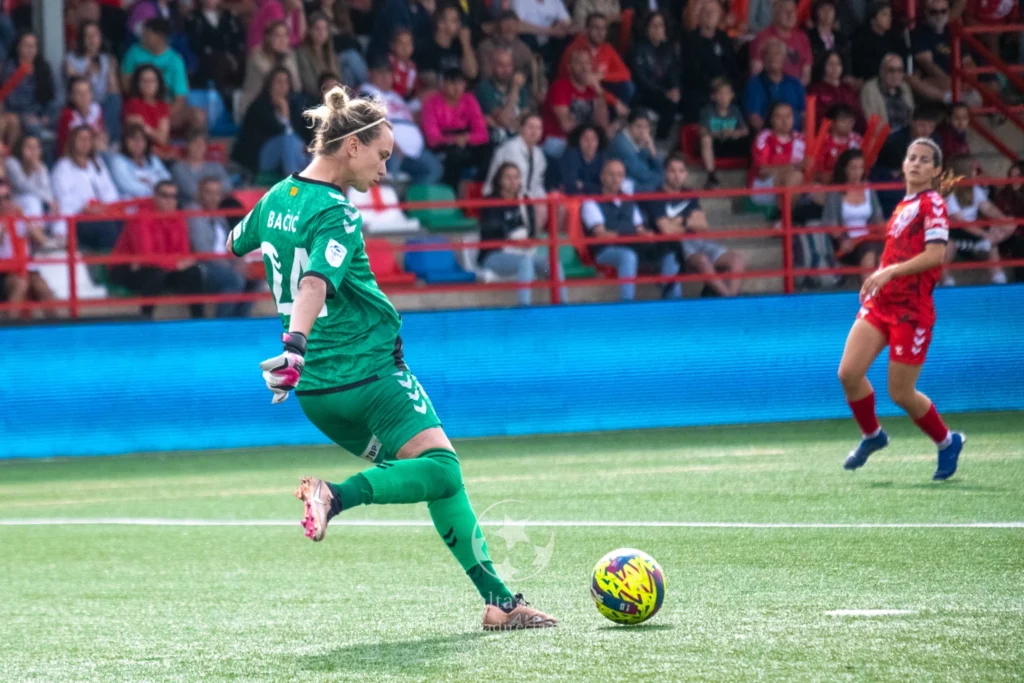 Levante las Planas 0 - 1 Athletic 