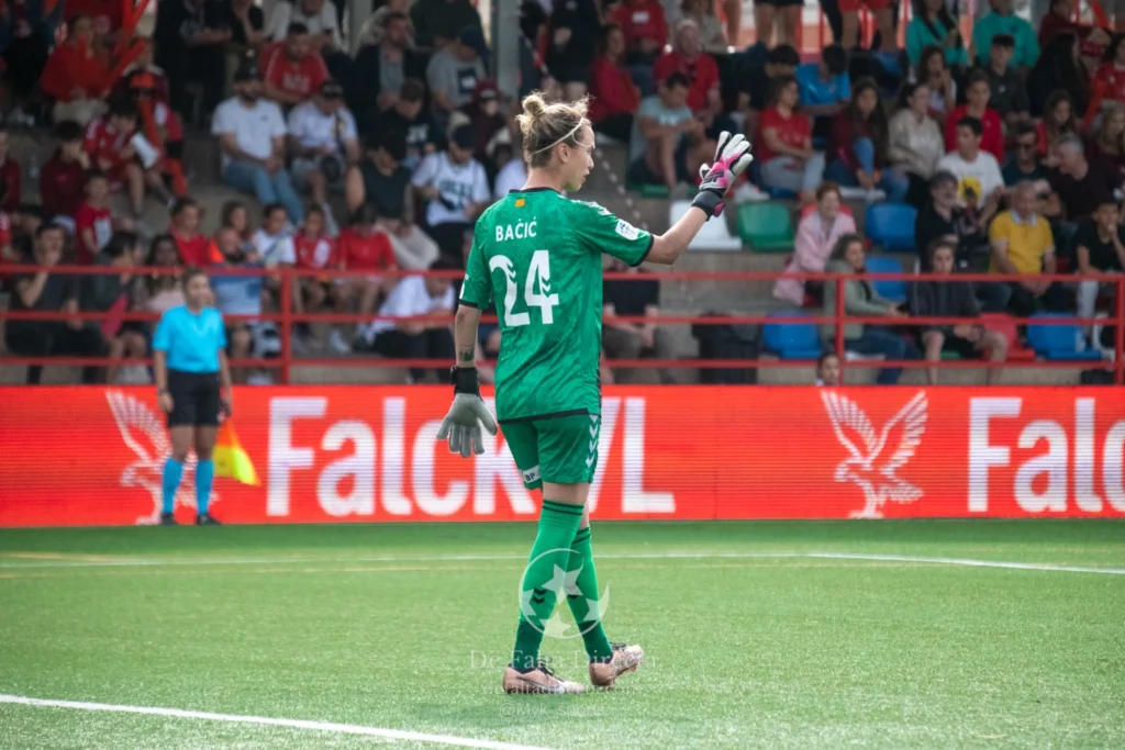 Levante las Planas 0 - 1 Athletic 