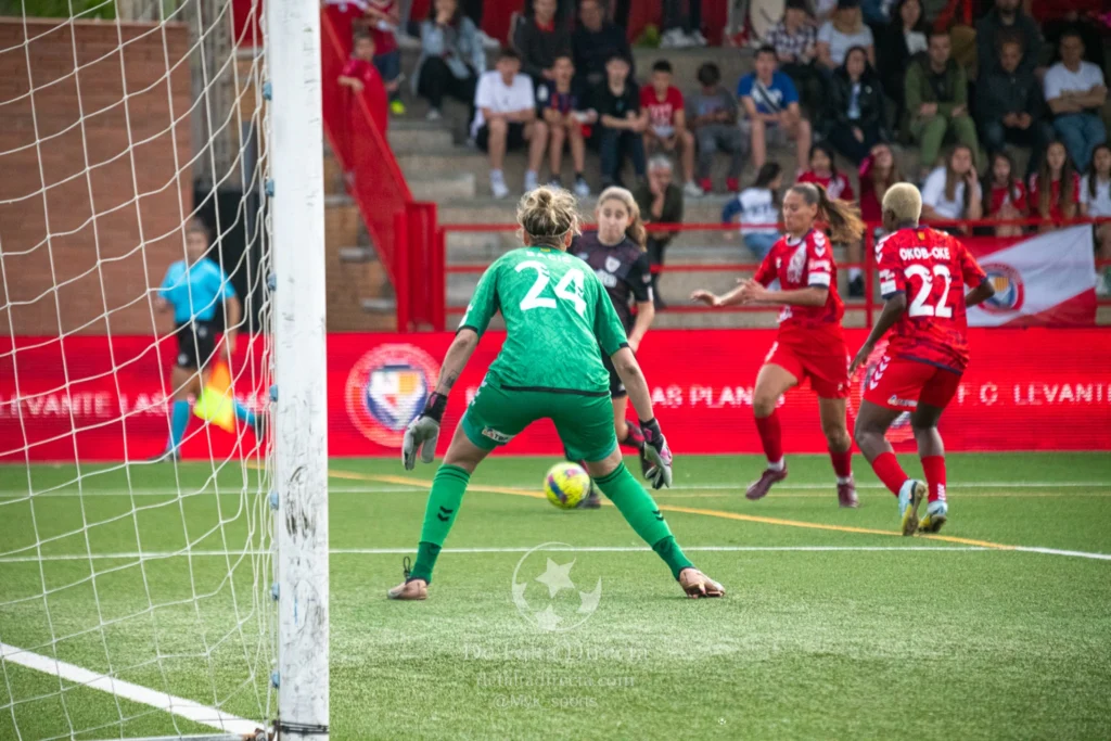 Levante las Planas 0 - 1 Athletic 