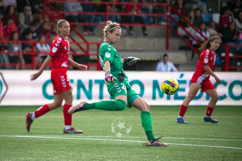 Levante las Planas 0 - 1 Athletic 