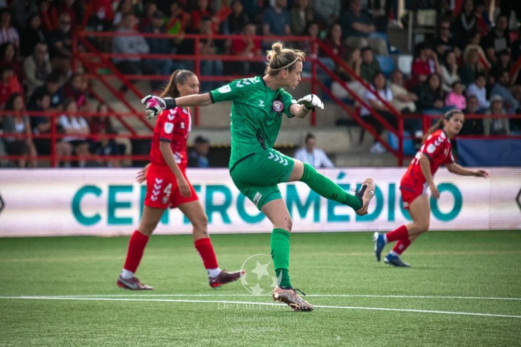 Levante las Planas 0 - 1 Athletic 