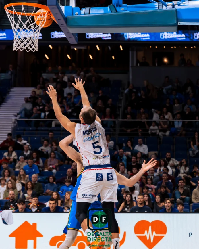 Estudiantes - Obradoiro con el resultado de 77 a 79