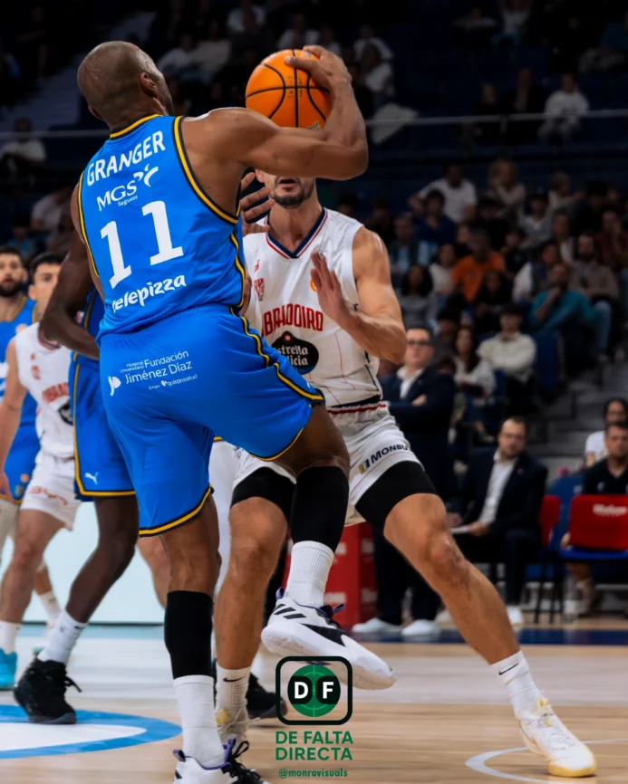Estudiantes - Obradoiro con el resultado de 77 a 79