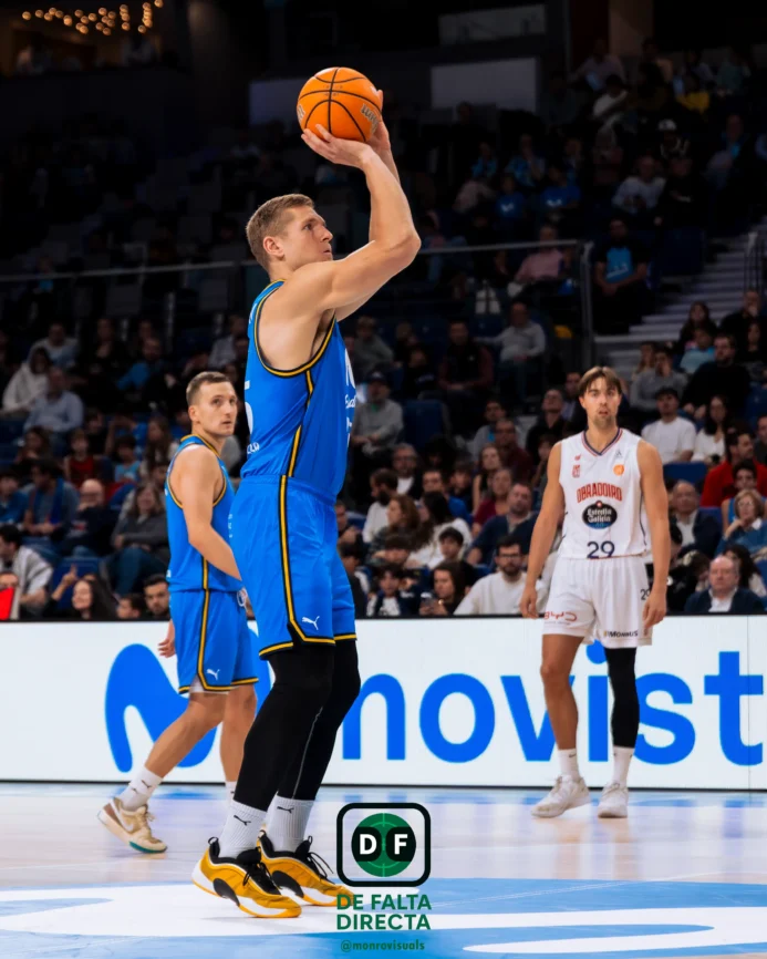 Estudiantes - Obradoiro con el resultado de 77 a 79