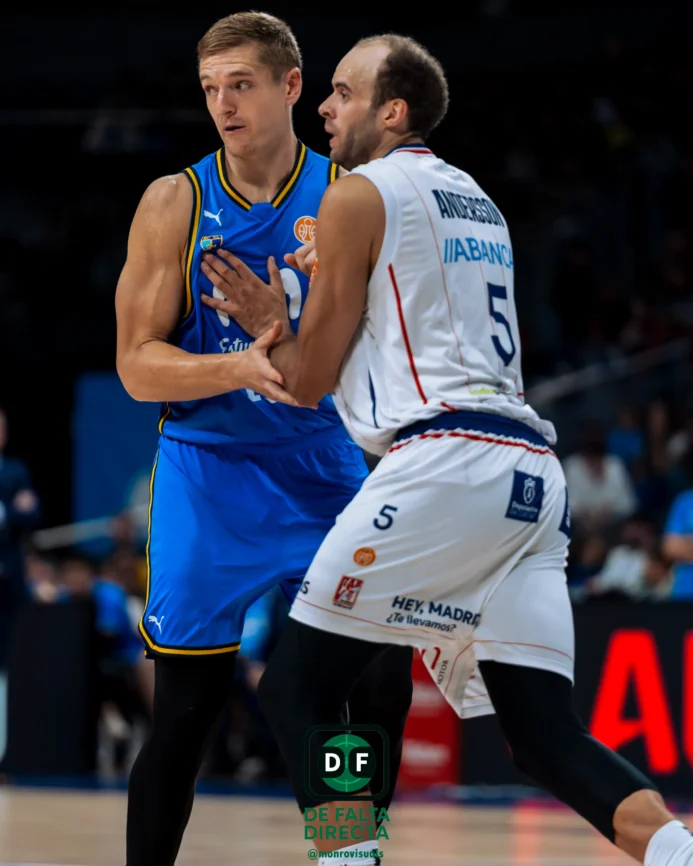 Estudiantes - Obradoiro con el resultado de 77 a 79