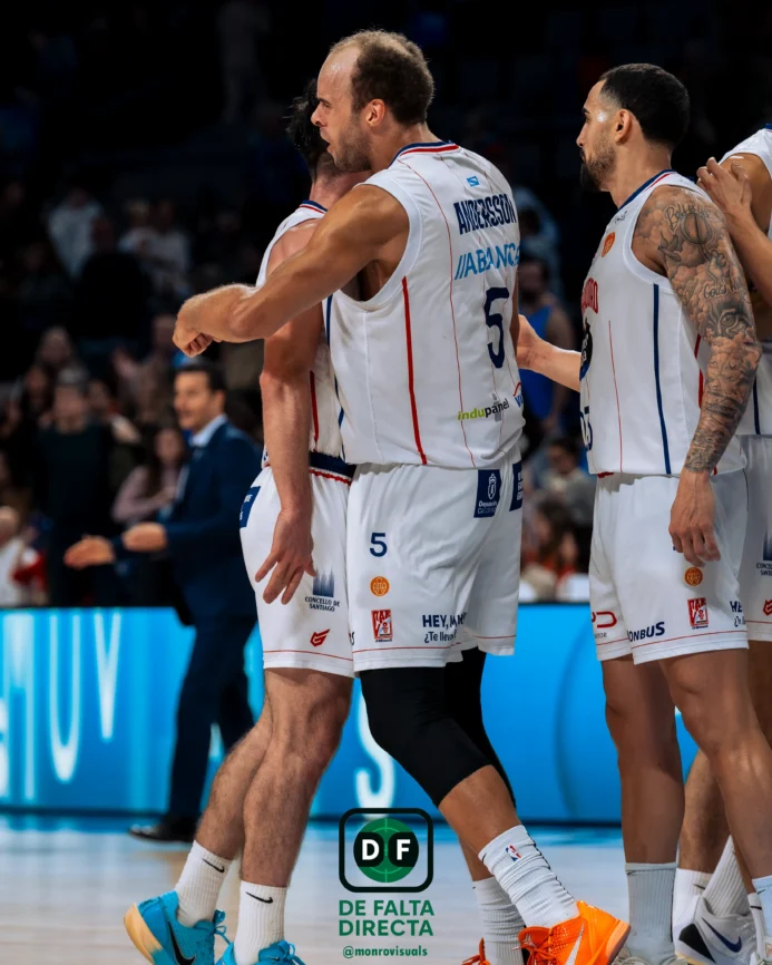 Estudiantes - Obradoiro con el resultado de 77 a 79