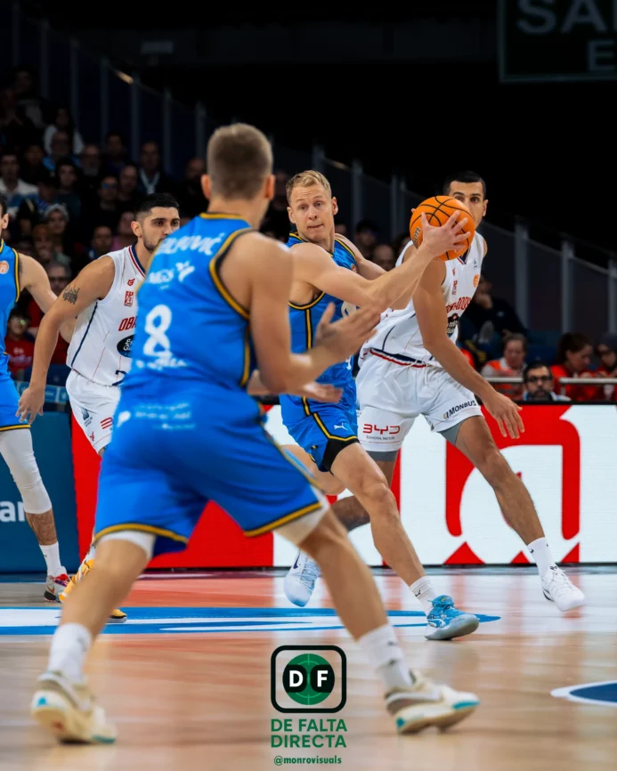 Estudiantes - Obradoiro con el resultado de 77 a 79