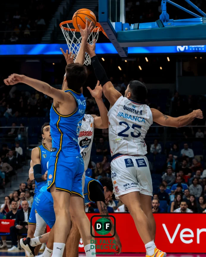 Estudiantes - Obradoiro con el resultado de 77 a 79