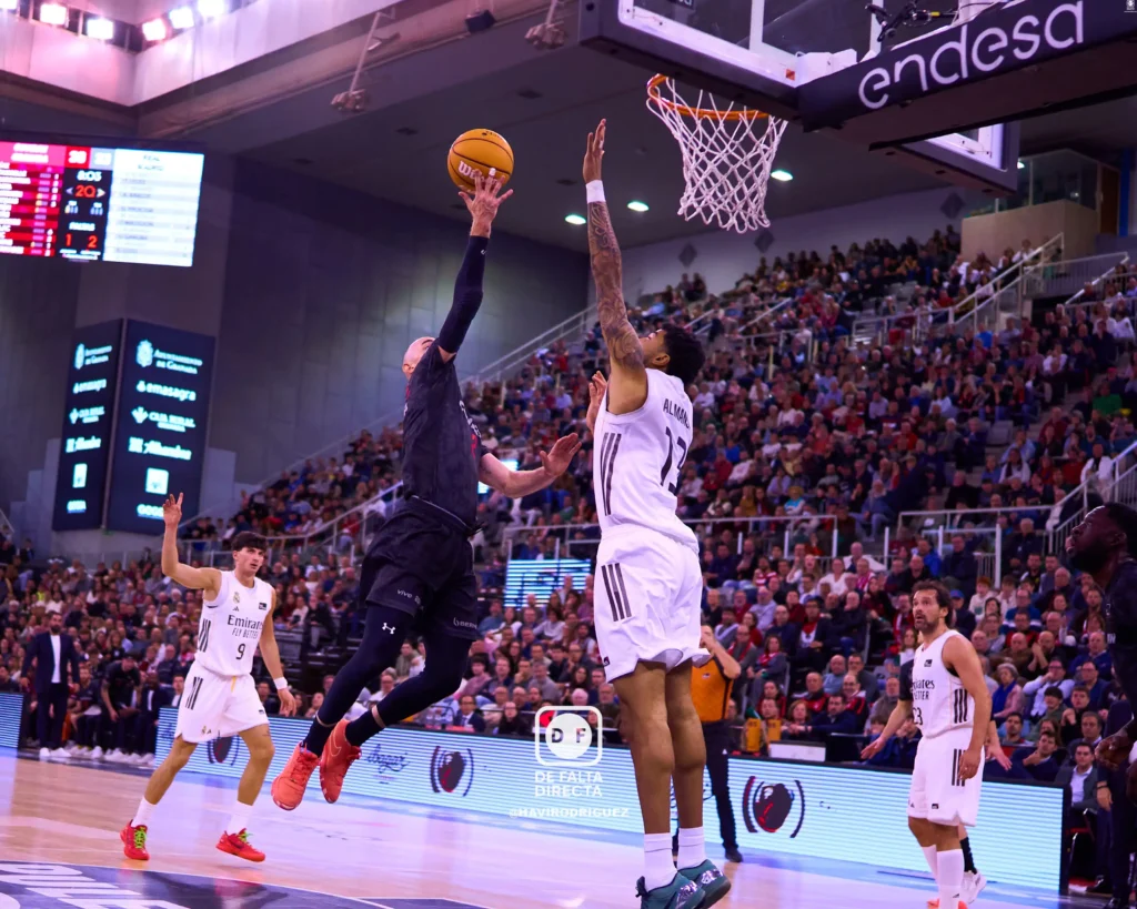 Coviran Granada 81 - 79 Real Madrid