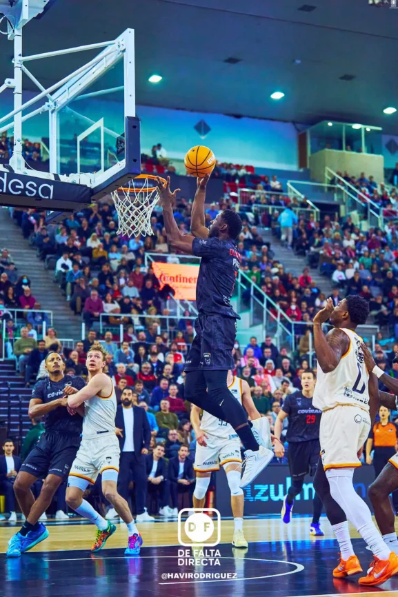 Coviran Granada 79 - 86 UCAM Murcia