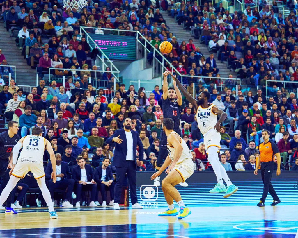Coviran Granada 79 - 86 UCAM Murcia