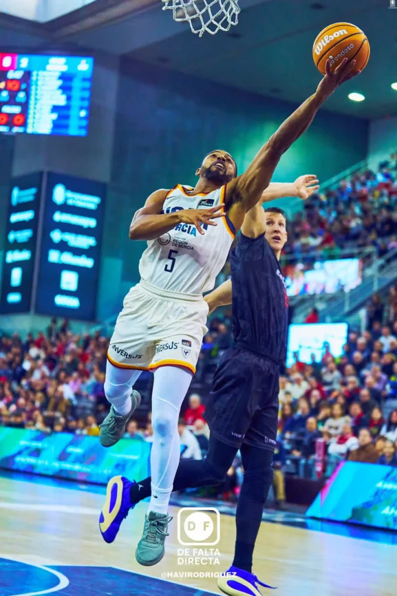 Coviran Granada 79 - 86 UCAM Murcia