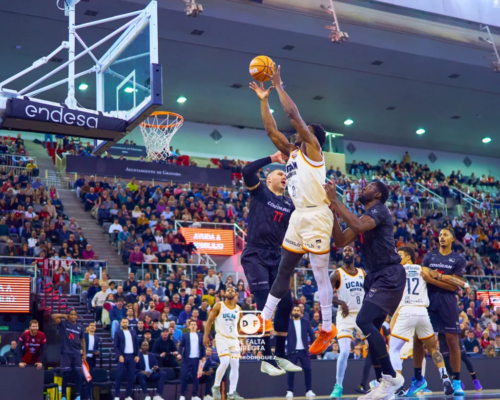 Coviran Granada 79 - 86 UCAM Murcia