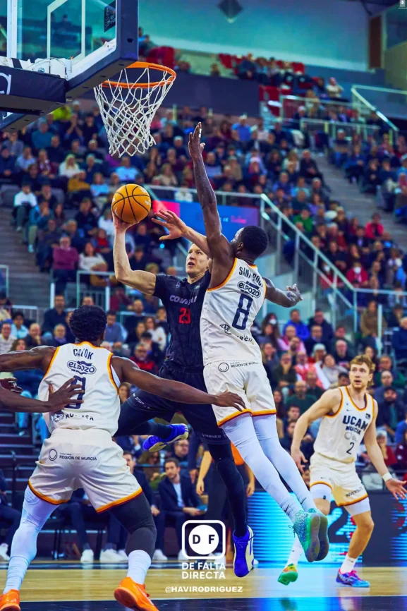 Coviran Granada 79 - 86 UCAM Murcia