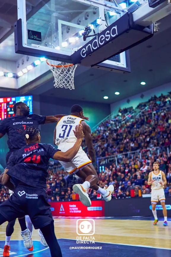 Coviran Granada 79 - 86 UCAM Murcia